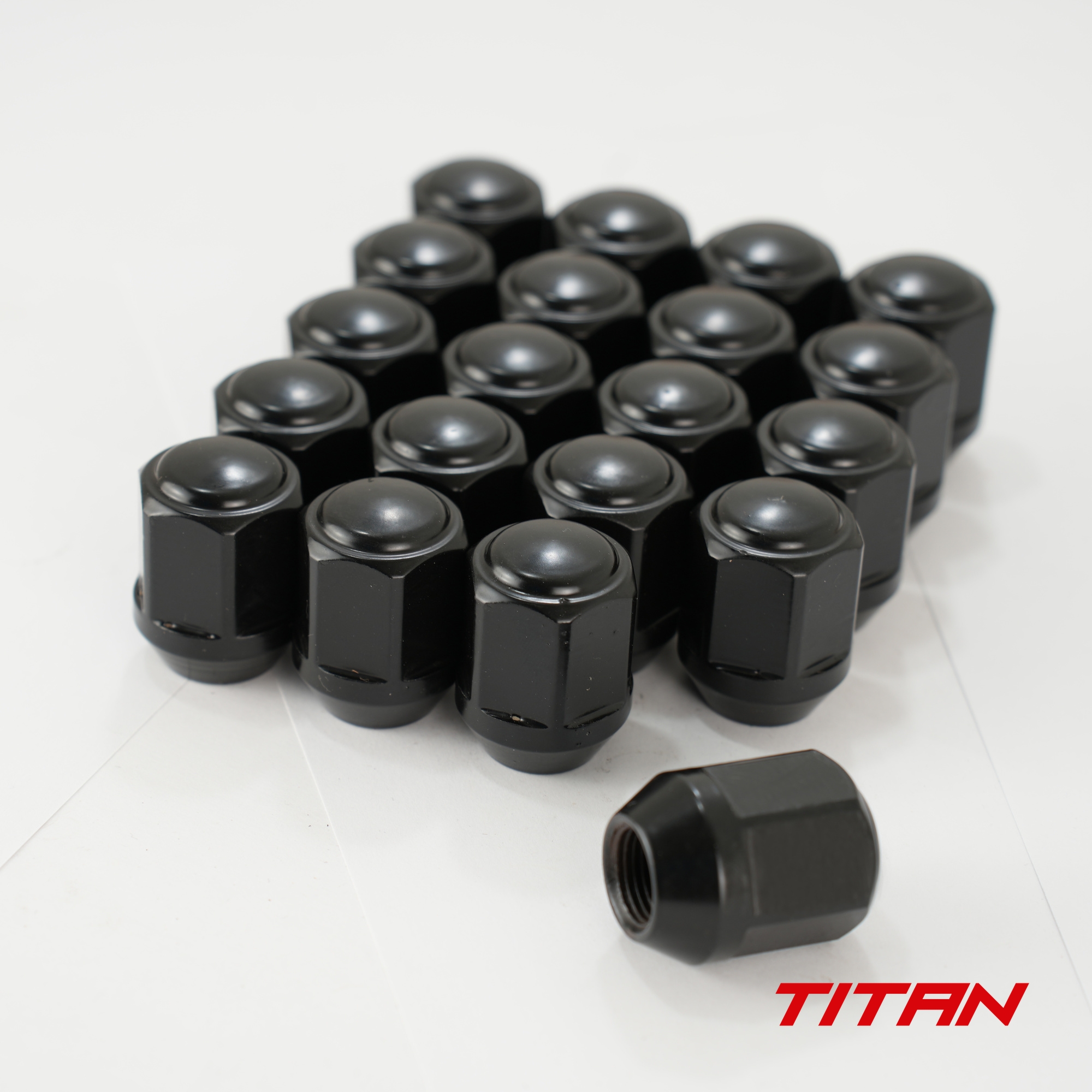 20 x M16x1.5 Black 60d Closed Steel Wheel Nuts fit Land Rover Defender 90 110