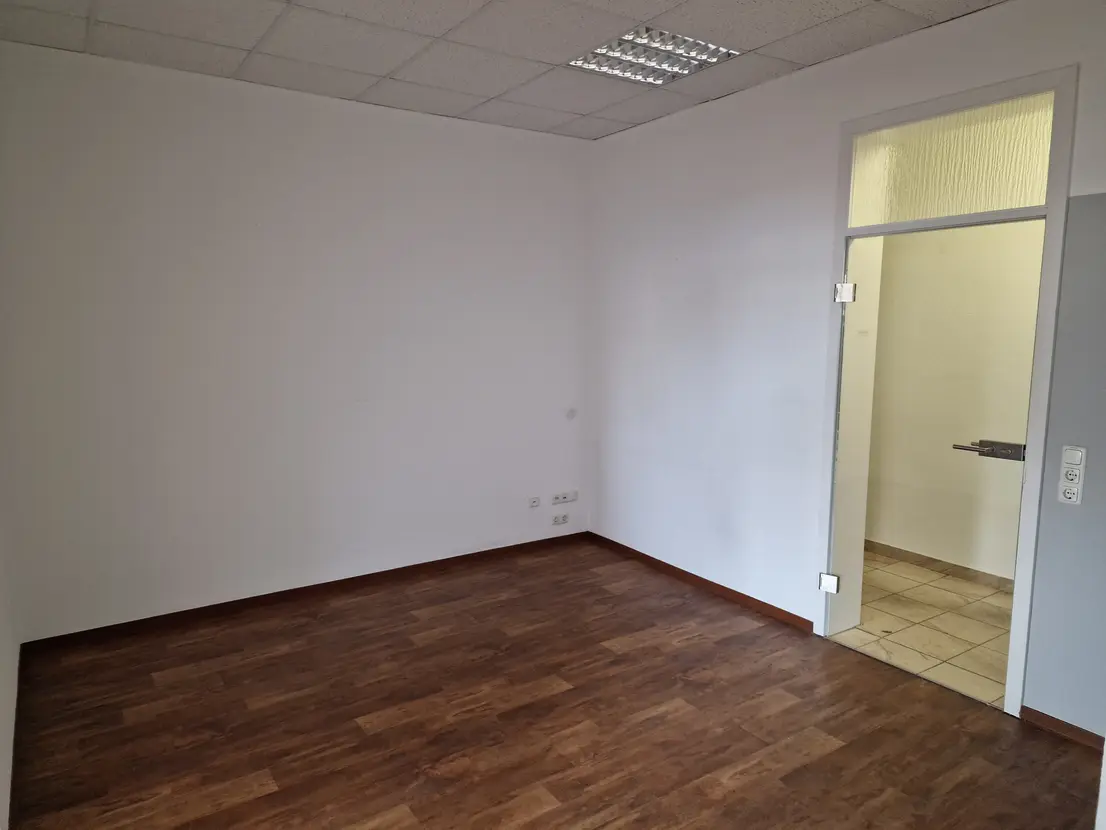 Lager-/Büro-/Praxisfläche in Korbach zu vermieten