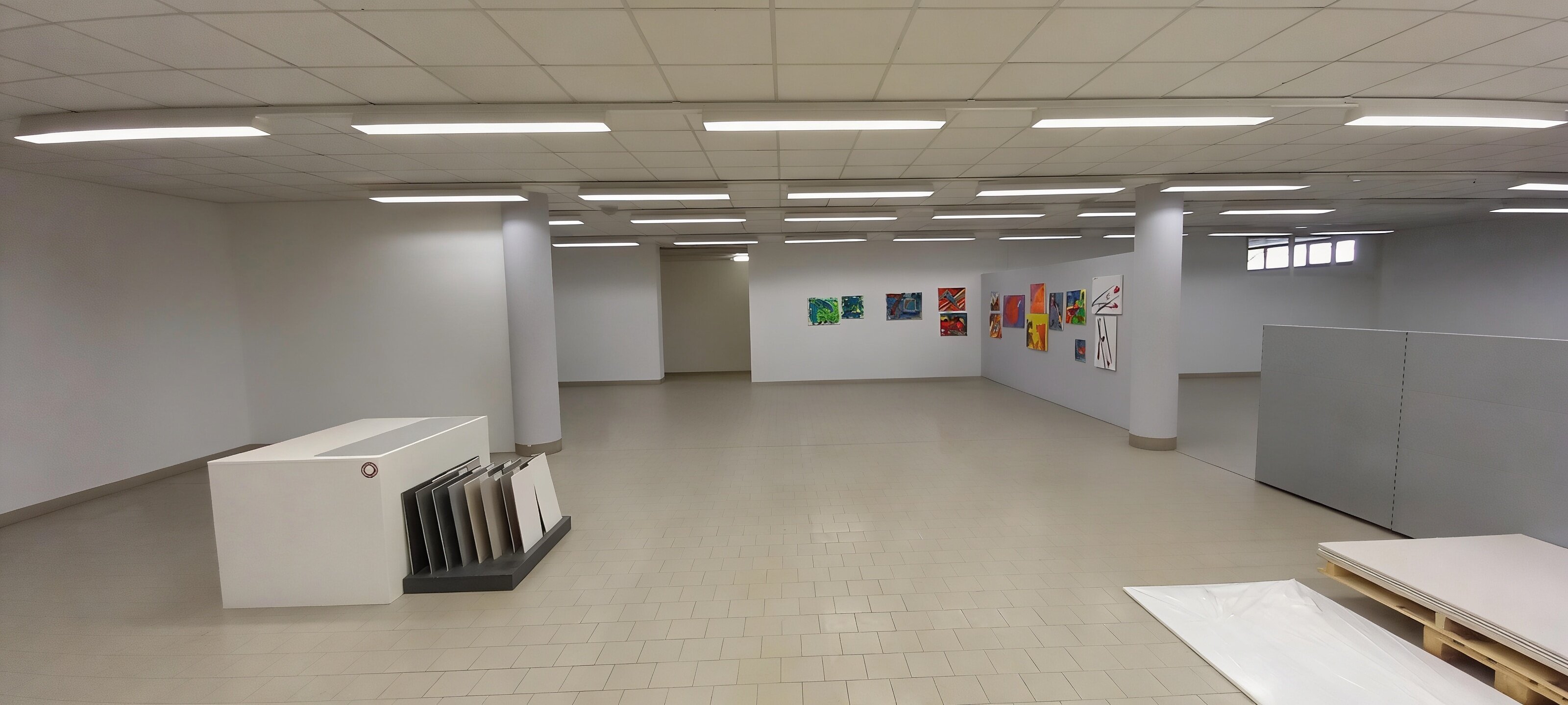 Verkaufs-, Laden-, Fachmarktfläche an Ausfallstraße in Kassel zu vermieten