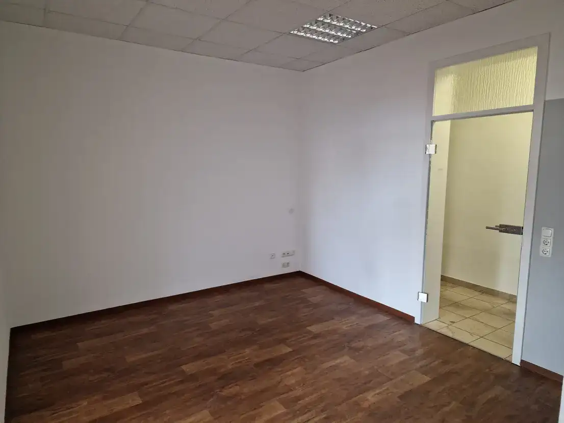Lager-/Büro-/Praxisfläche in Korbach zu vermieten