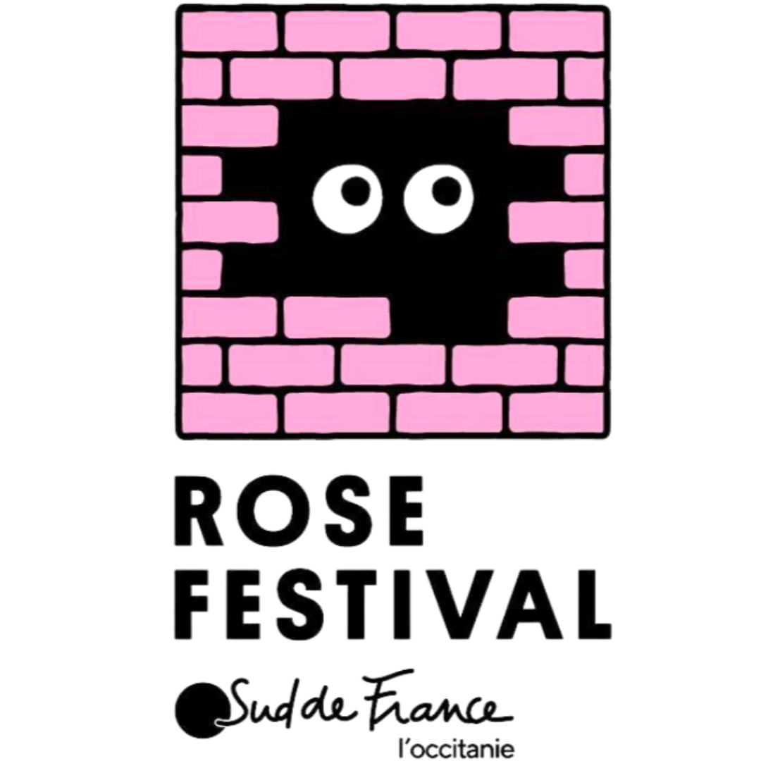 Logo du Rose Festival avec un mur de briques roses et deux yeux noirs au centre, avec le texte Sud de France Occitanie en dessous.