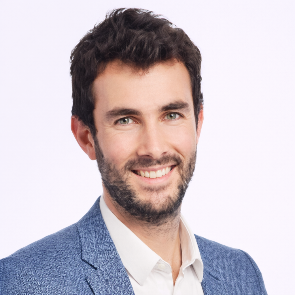 [team] image of teamwork in the studio