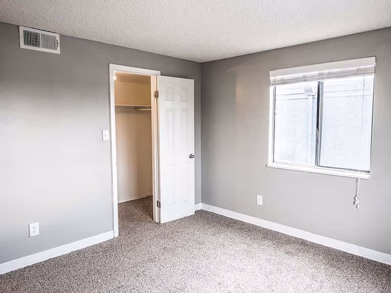 Empty room with window