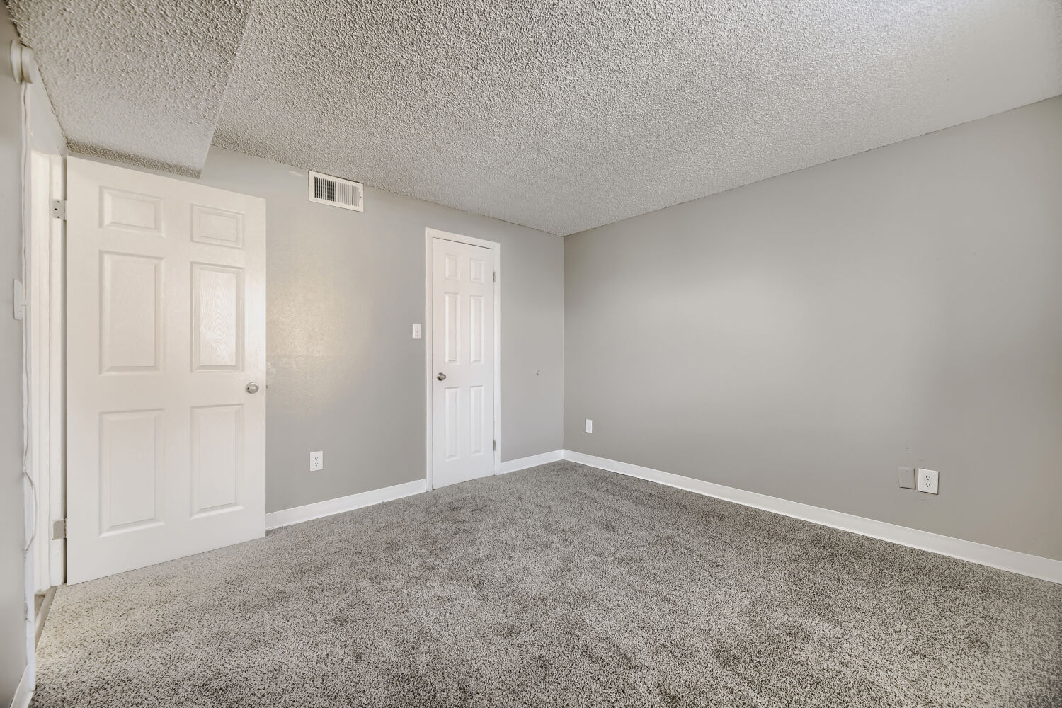 Empty room with windows