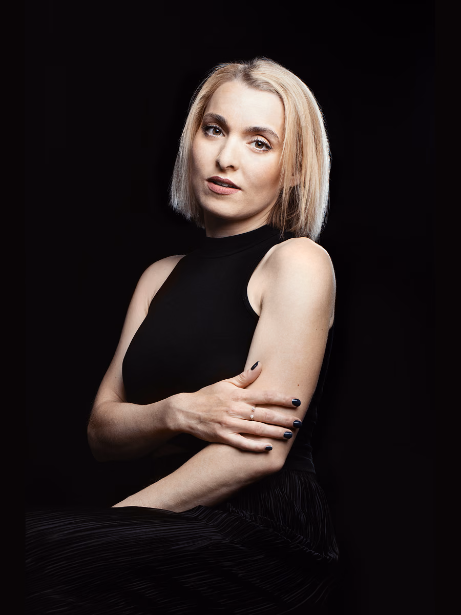 Portrétní fotografie — Eliška Dohnalová-Lásková, Východočeské divadlo Pardubice, Studio Light