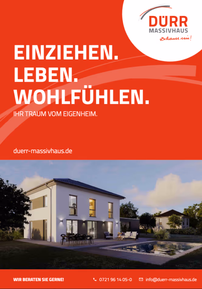 Modernes zweistöckiges Haus mit Garten, Terrasse und Pool bei Sonnenuntergang, beworben von Dürr Massivhaus.