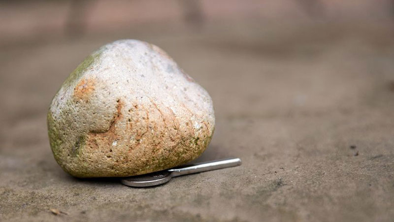 Hiding Key Under the Rock - Locksmith Dubai