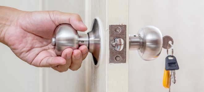 How to fix jammed and Stuck Locks - Dubai Locksmith