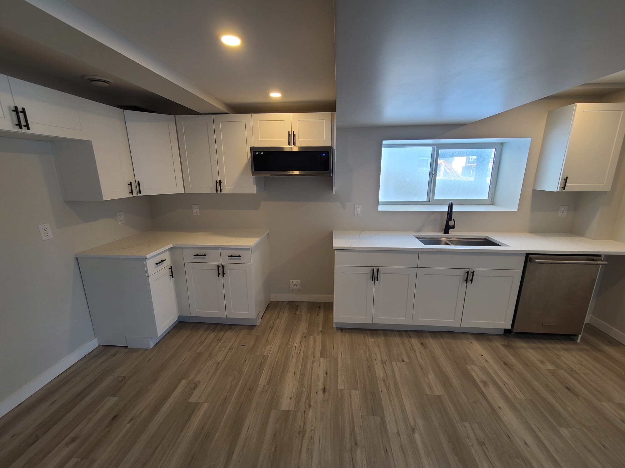 Legal suite kitchen thumbnail