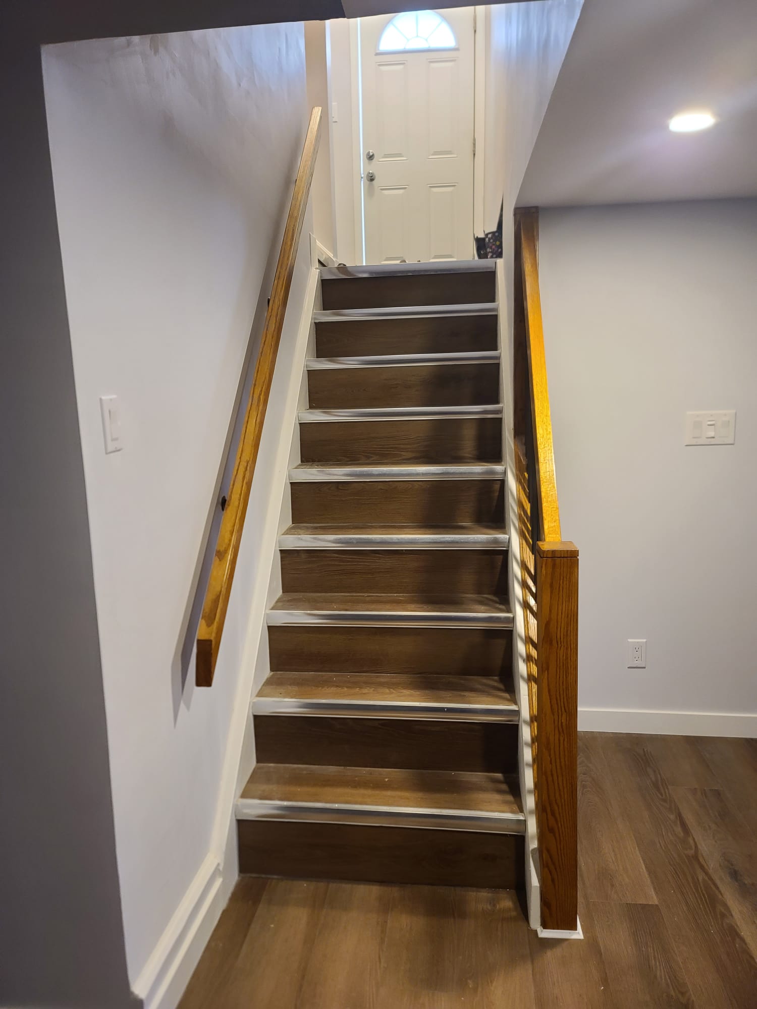 Side-door entrance thumbnail