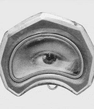 Looping images of old potteries and jewelries