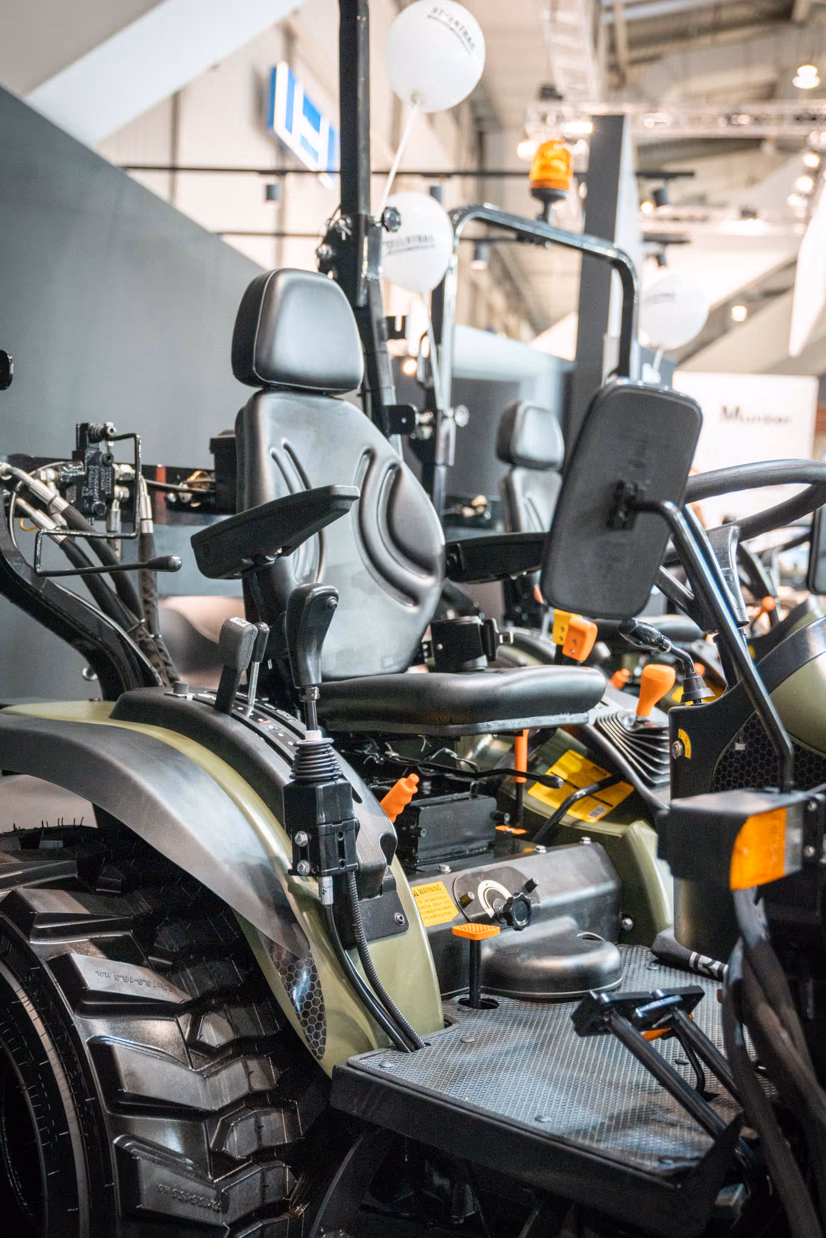 STARTRAC 26S 9+9 am Messestand auf der Agritechnica 2025