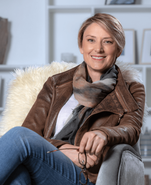 Melanie Stricklan PR-min.png