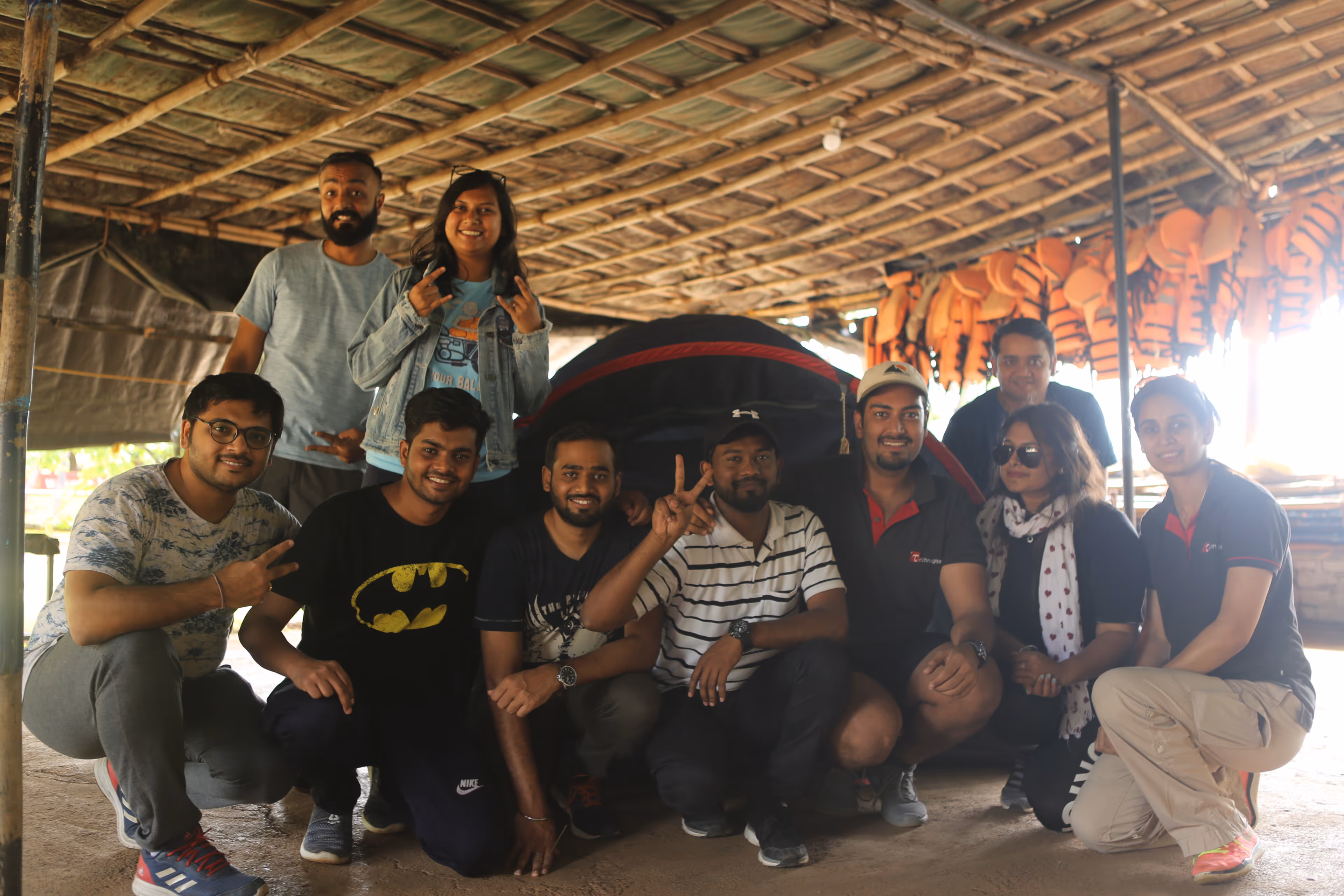 office-activity-group-picture