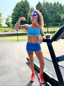 SOCOM II – customer flexing outdoors by a treadmill with SOCOM II