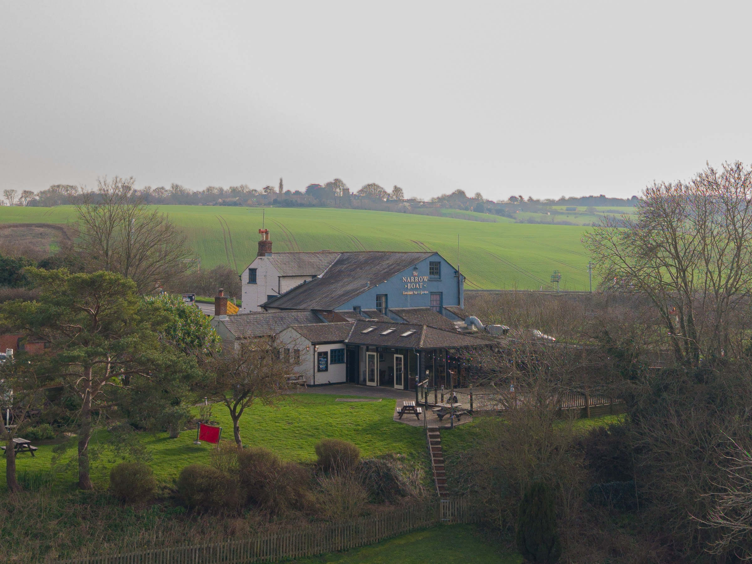 Interior atmosphere and decor at The Narrowboat