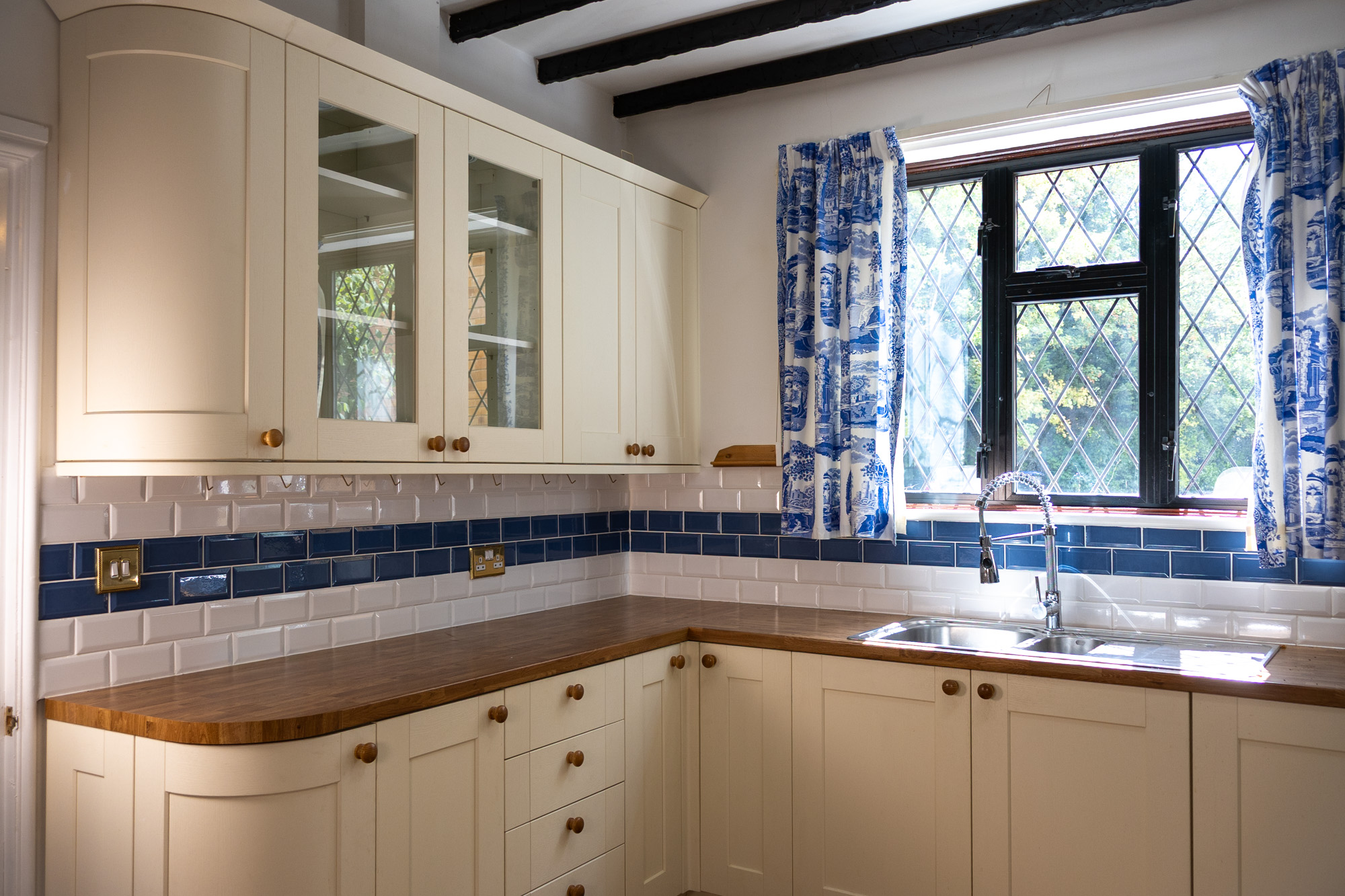 Kitchen in the property before renovation begins