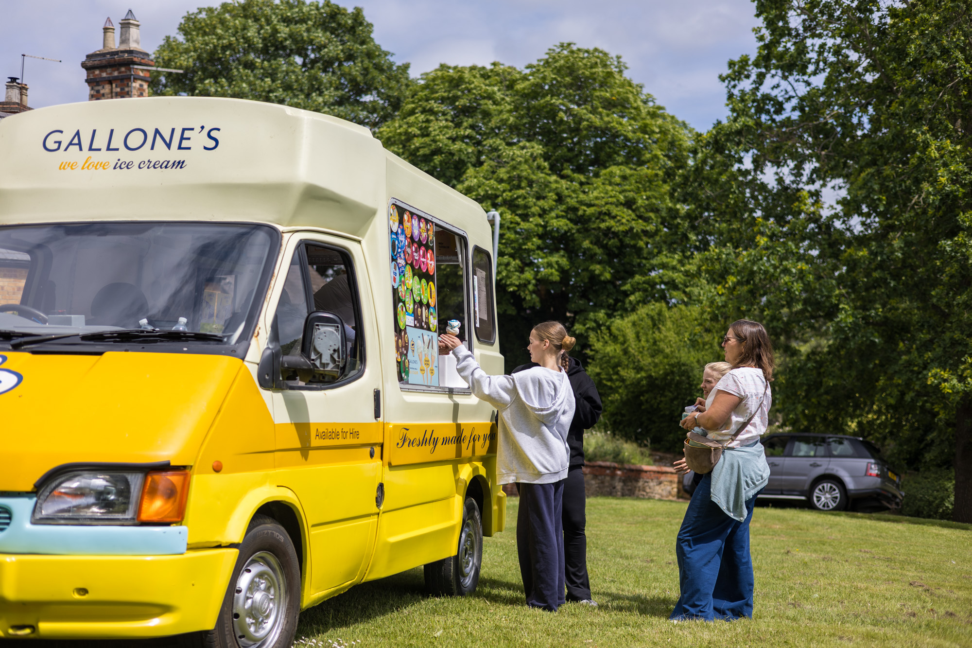 Ice cream stall at Creaton in Bloom