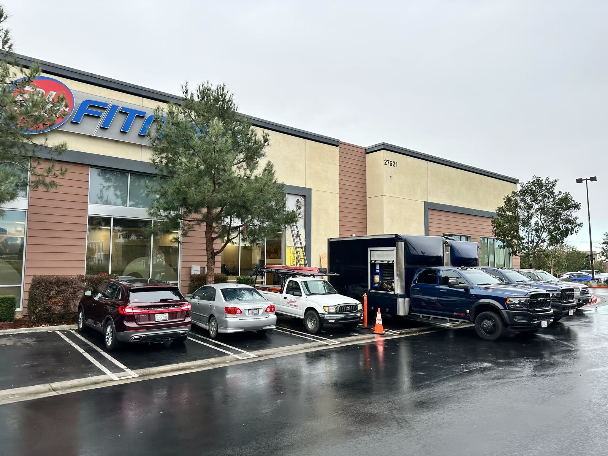 Gym and Corporate Pool Tile Cleaning