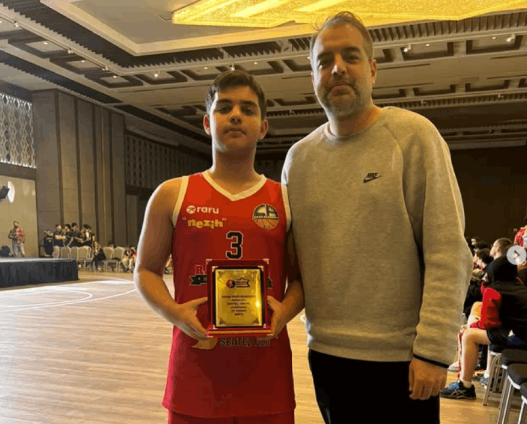 Öğrencimiz Can Alen D.’den Ulusal Basketbol Turnuvasında Birincilik