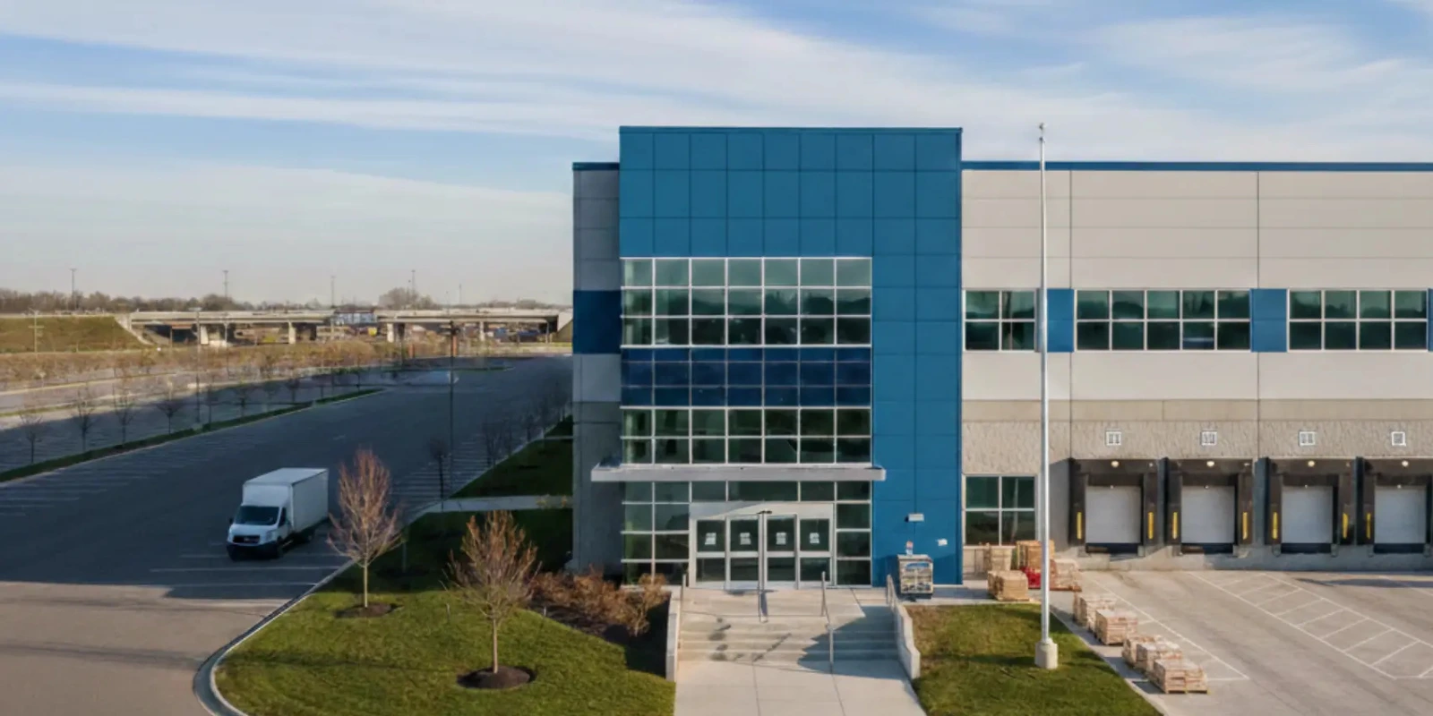 5 benefits of using a fulfillment center for ecommerce (and why DTC brands choose Flowspace)