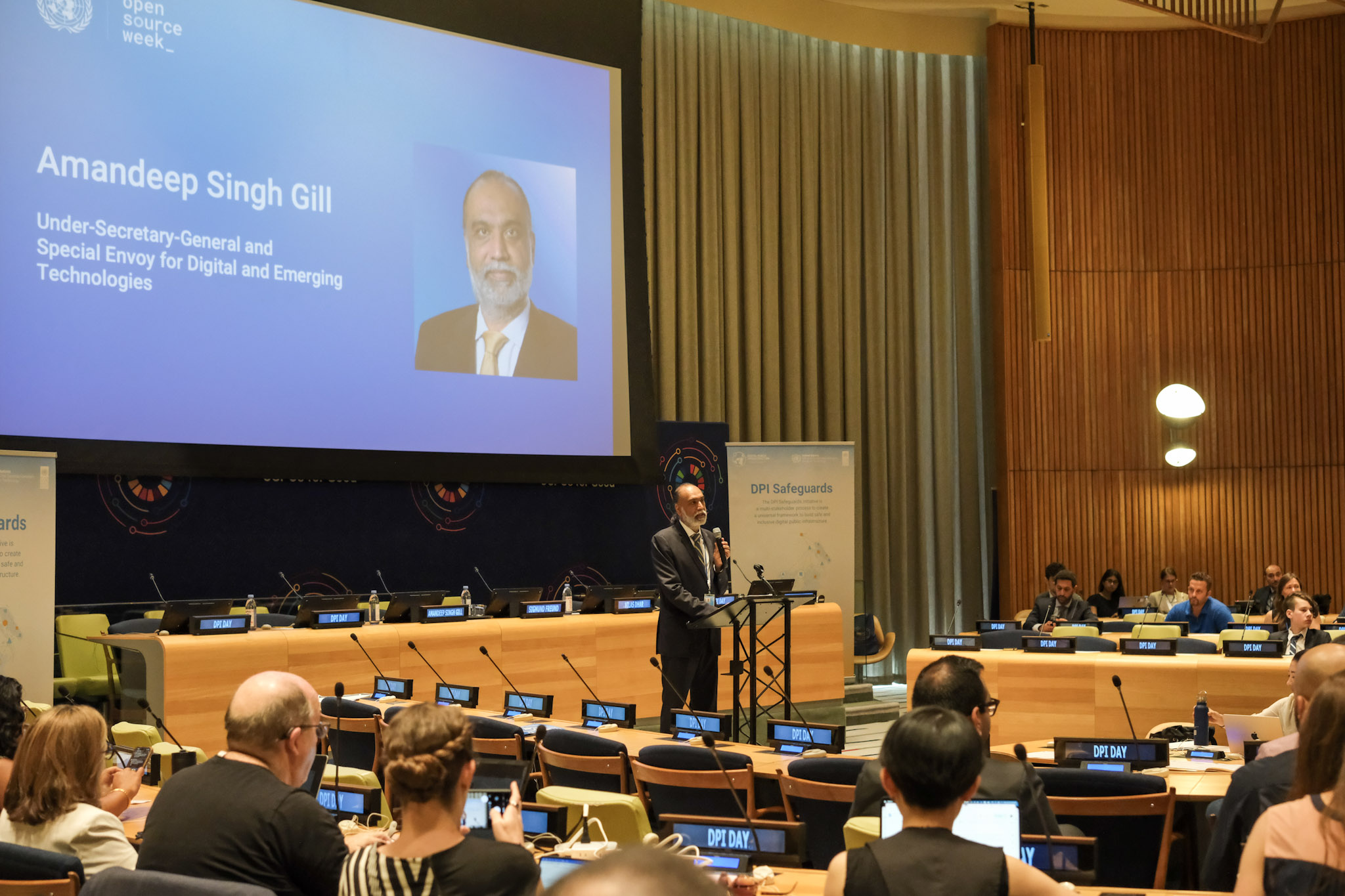 un open source week 2025