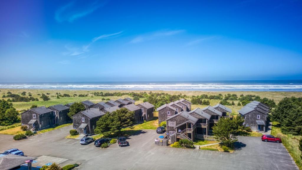 Lighthouse-Oceanfront-Resort-USA-6-Long-Beach-property1.jpg