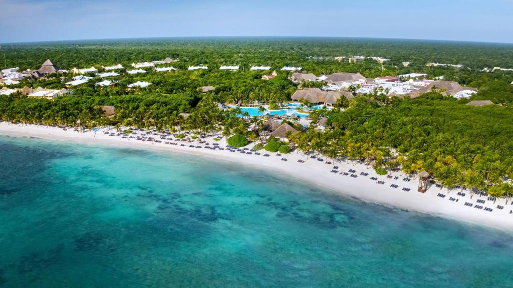 Grand-Palladium-Colonial-Resort-Spa-Mexico-4-Riviera-Maya-property1.jpg