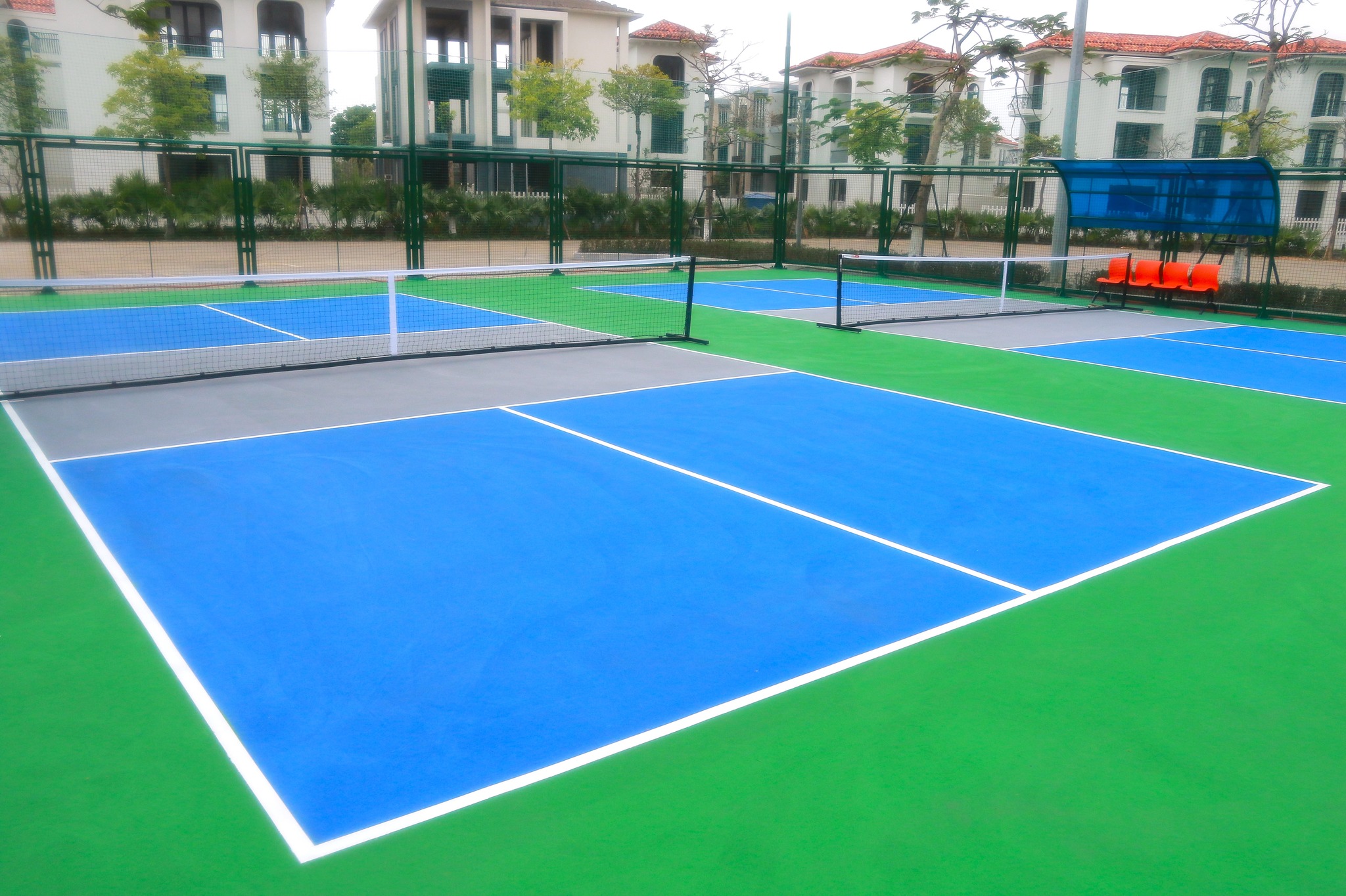 Oakwood-Ha-Long-Vietnam-2-Hạ-Long-court1.jpg
