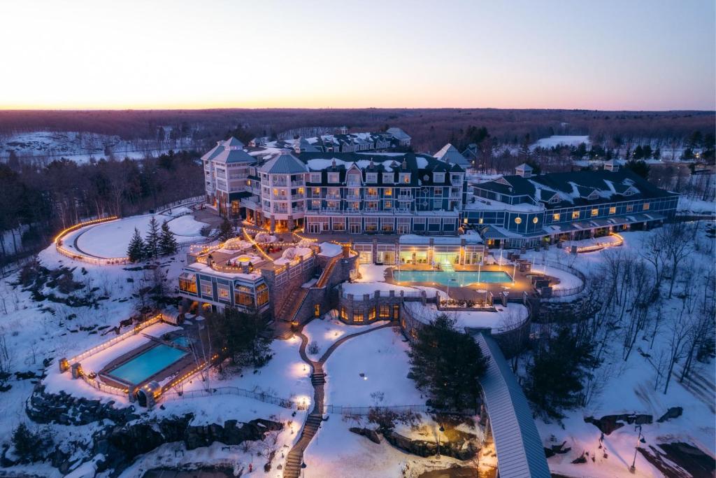 JW-Marriott-The-Rosseau-Muskoka-Resort-Spa-Canada-1-Ontario-property1.jpg
