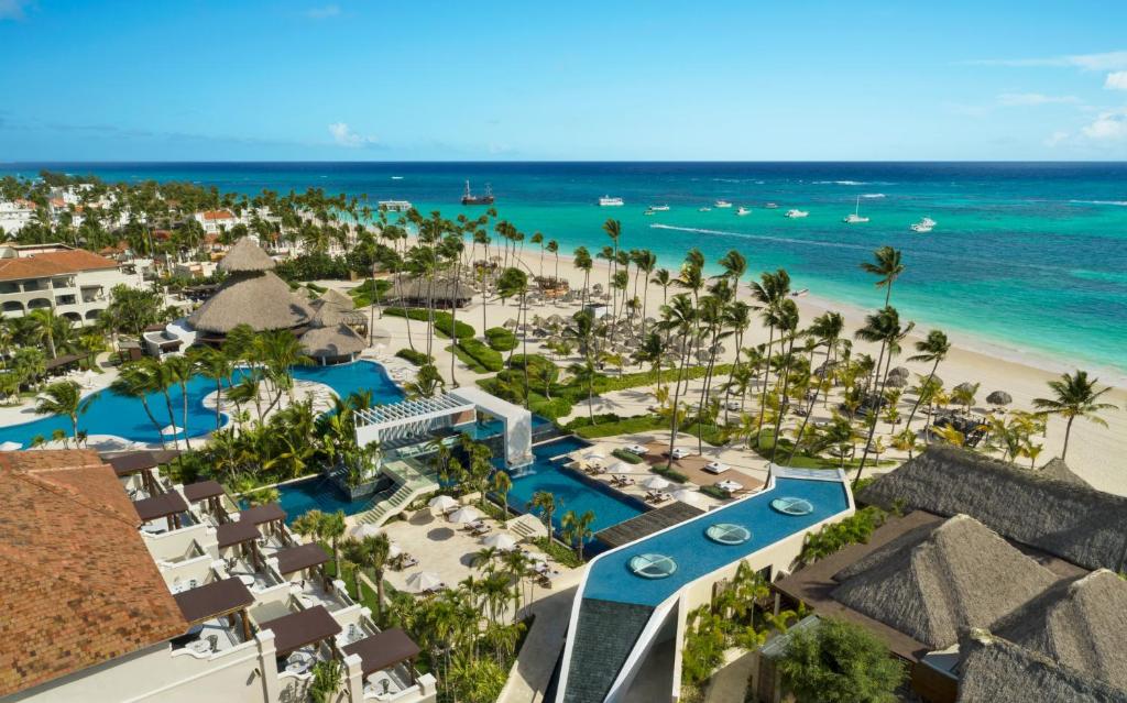 Secrets-Royal-Beach-Punta-Cana-Adults Only-All-Inclusive-Dominican-Republic-2-Bávaro-property1.jpg