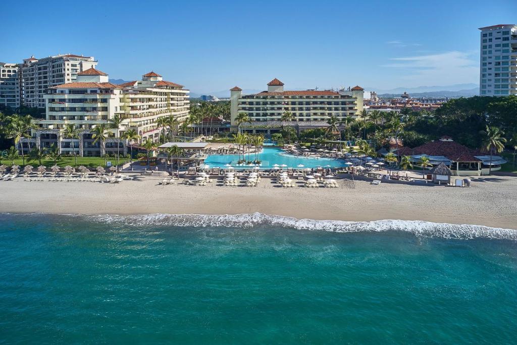 Marriott-Puerto-Vallarta-Resort-Spa-Mexico-2-Puerto-Vallarta-property1.jpg