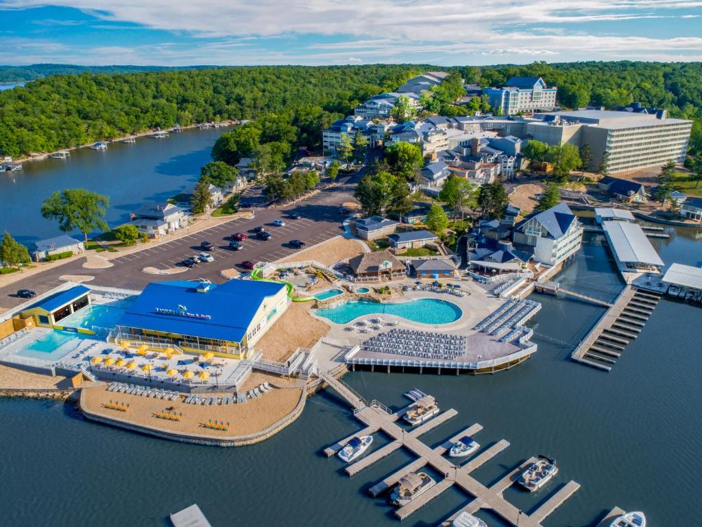 Margaritaville-Lake-Resort-Lake-of-the-Ozarks-USA-6-Missouri-property1.jpg