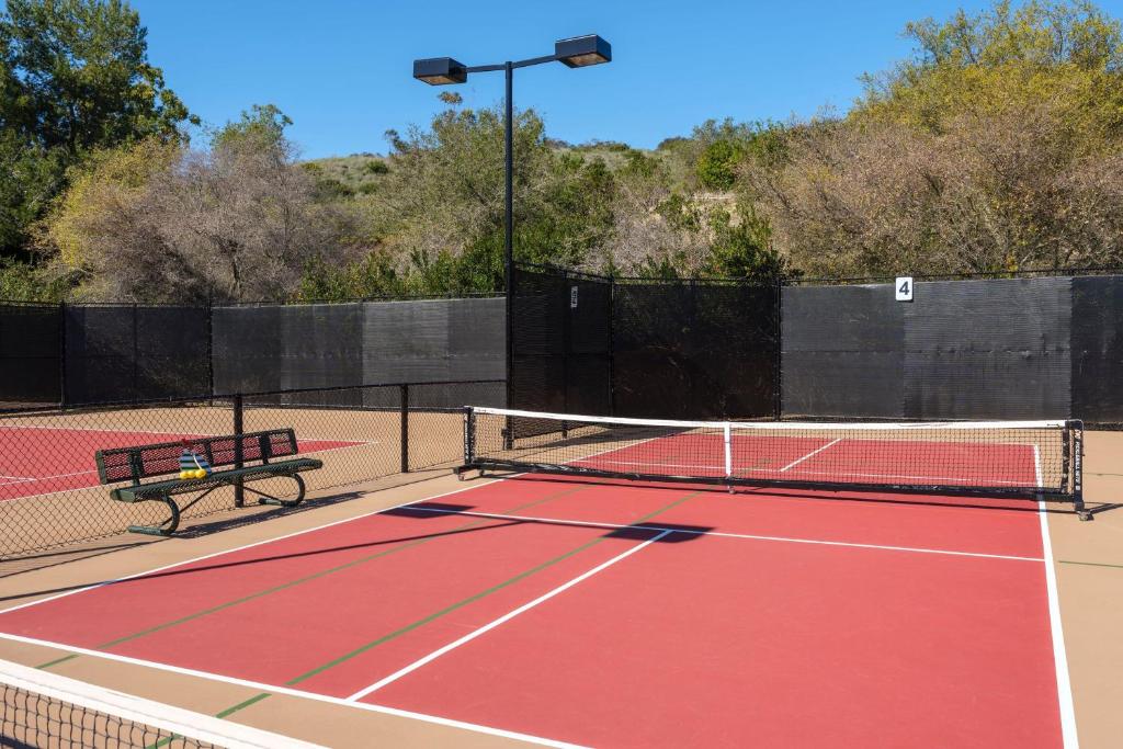 Marriott's-Newport-Coast-Villas-USA-6-California-court1.jpg