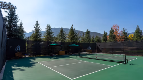 The-Broadmoor-USA-8-Colorado-Springs-court2.jpg