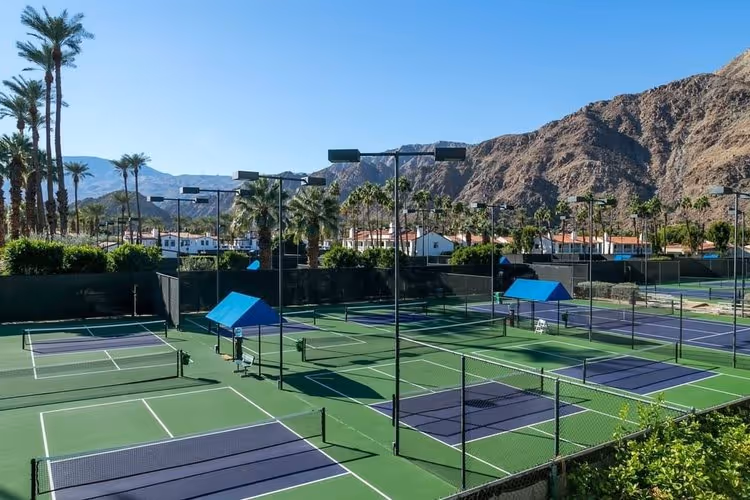 La-Quinta-Resort-Club-USA-8-La-Quinta-court1.jpg