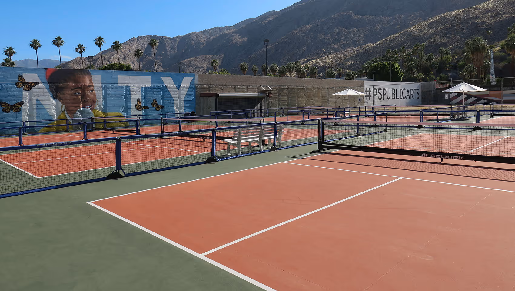 Kimpton-Rowan-Palm-Springs-Hotel-by-IHG-USA-6-Palm-Springs-court2.jpg