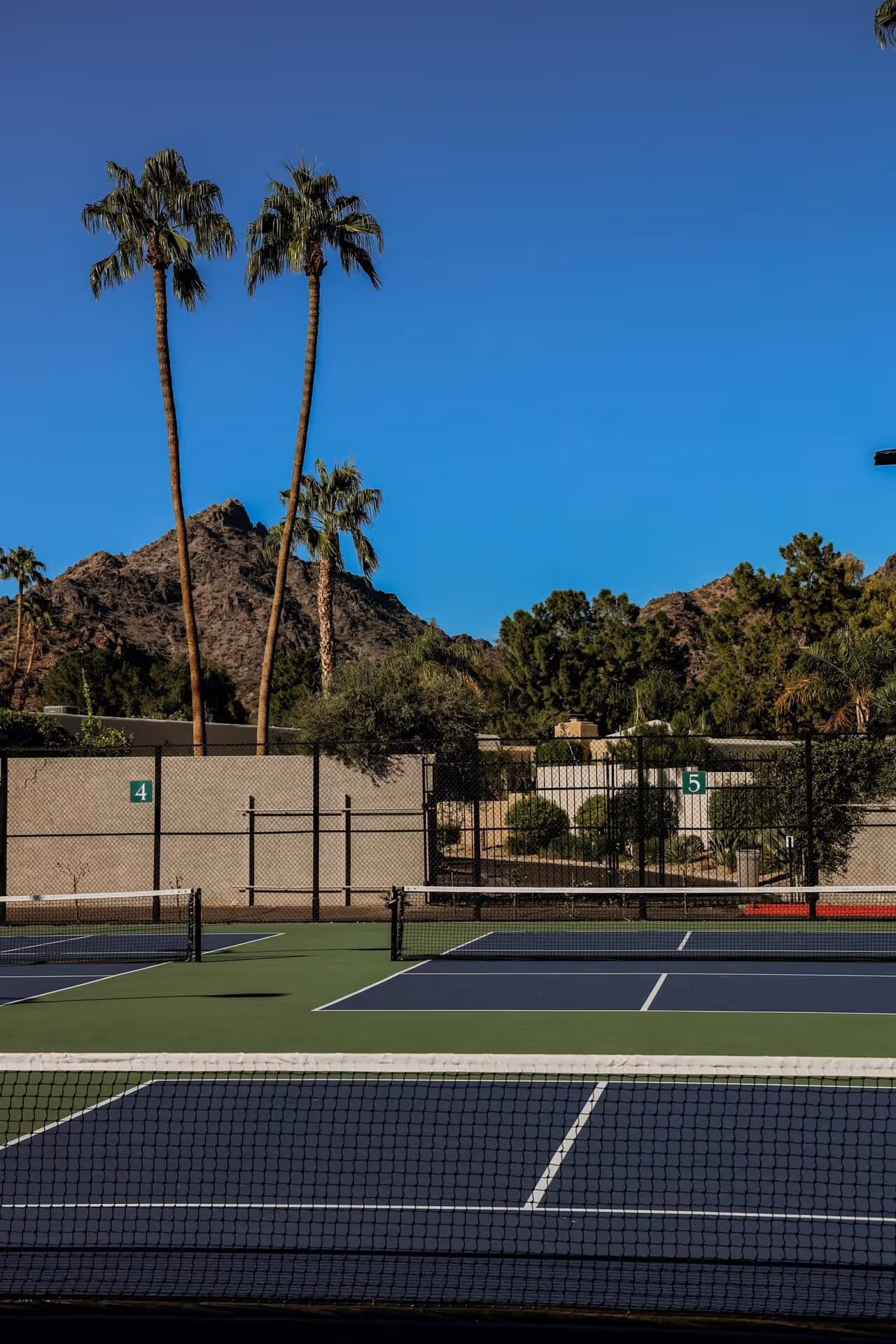 Arizona-Biltmore-USA-7-Phoenix-court3.jpg
