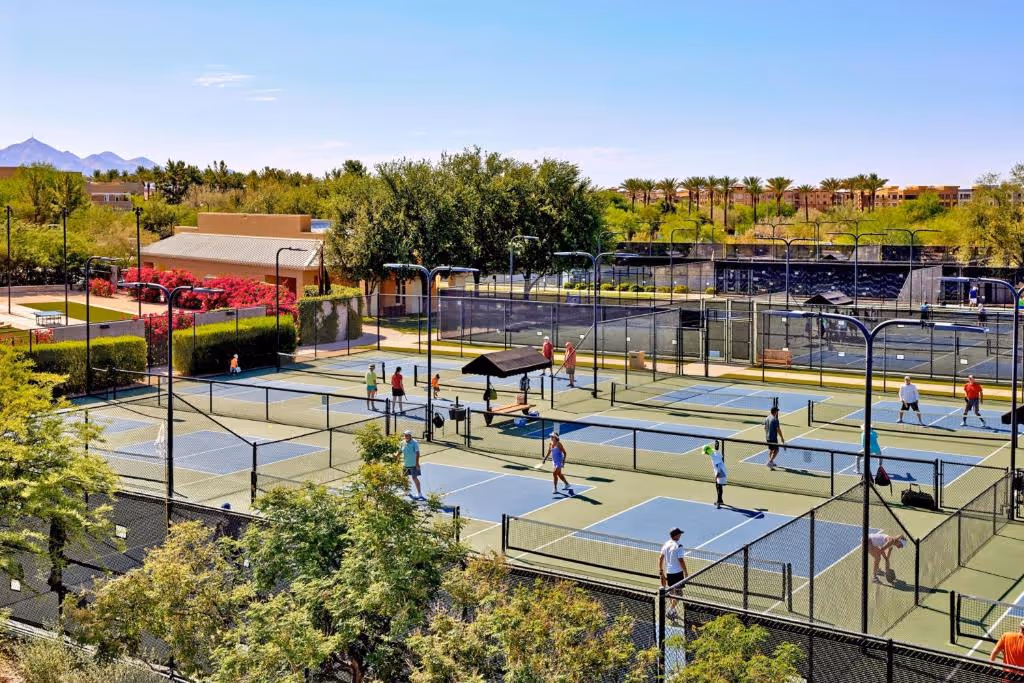 JW-Marriott-Phoenix-Desert-Ridge-Resort-Spa-USA-17-Phoenix-court2.jpg