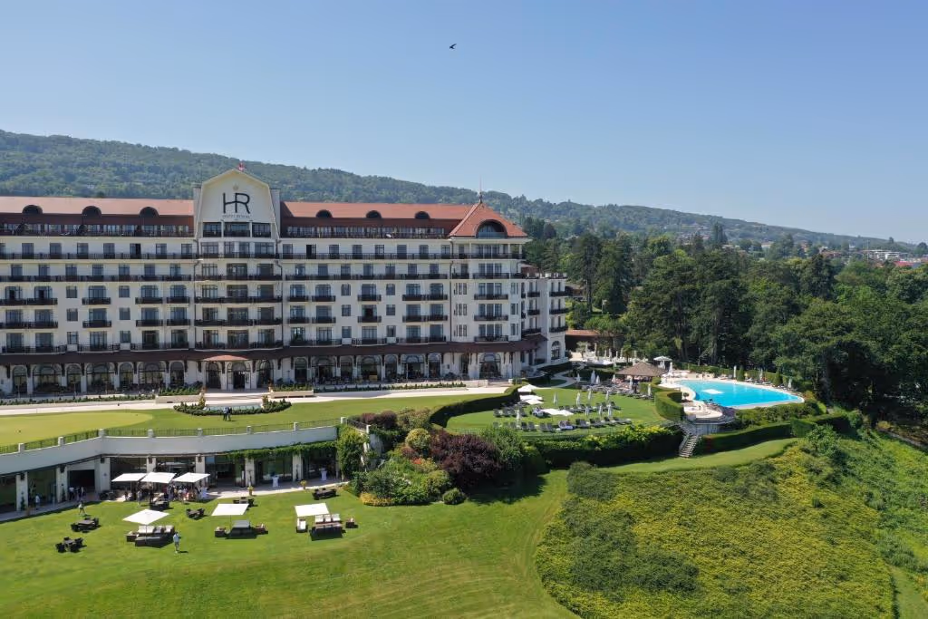 Hôtel-Royal-France-3-Évian‑-les‑-Bains-property1.jpg