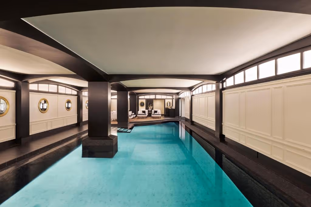 Hôtel-Barrière-Fouquet's-Paris-France-1-Paris-property2.jpg