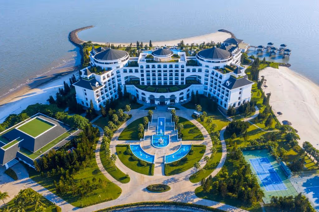 Vinpearl-Resort-Spa-Hạ-Long-Vietnam-3-Hạ-Long-property1.jpg