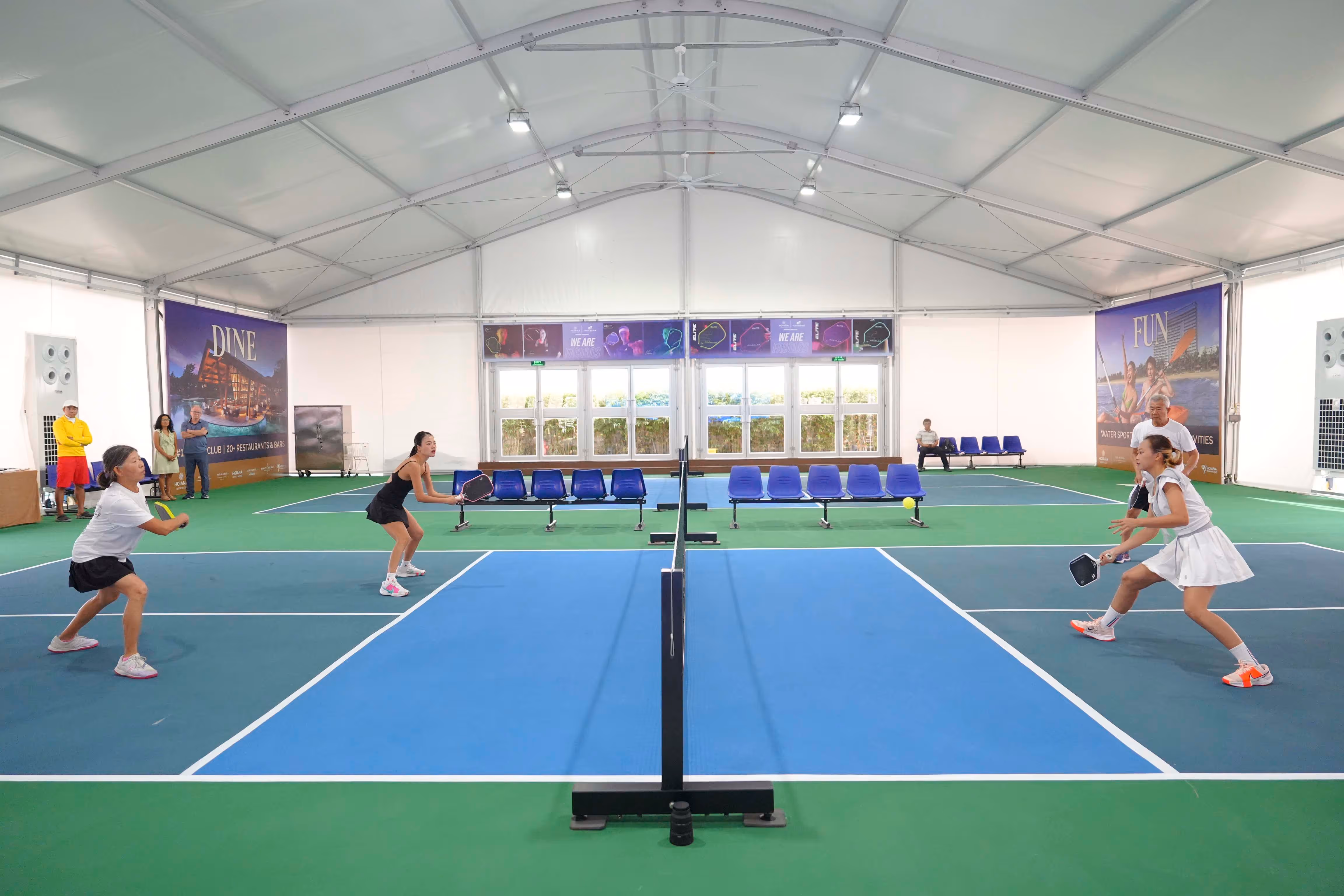 Hoiana-Resort-Golf-Vietnam-8-Quảng-Nam-court1.jpg