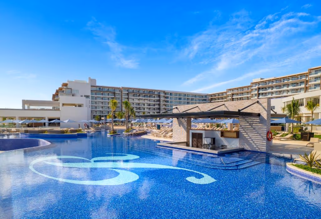 Royalton-Splash-Riviera-Cancun,-An-Autograph-Collection-All-Inclusive-Resort-Mexico-1-Cancún-property2.jpg