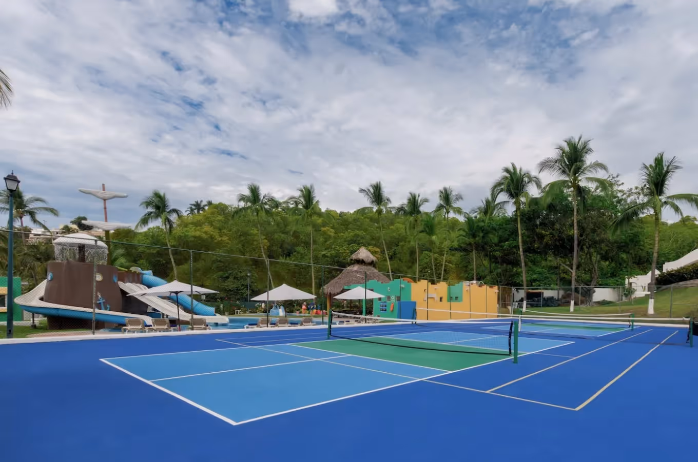 Sierra-Mar-All-Inclusive-at-Tesoro-Mexico-2-Manzanillo-court1.jpg