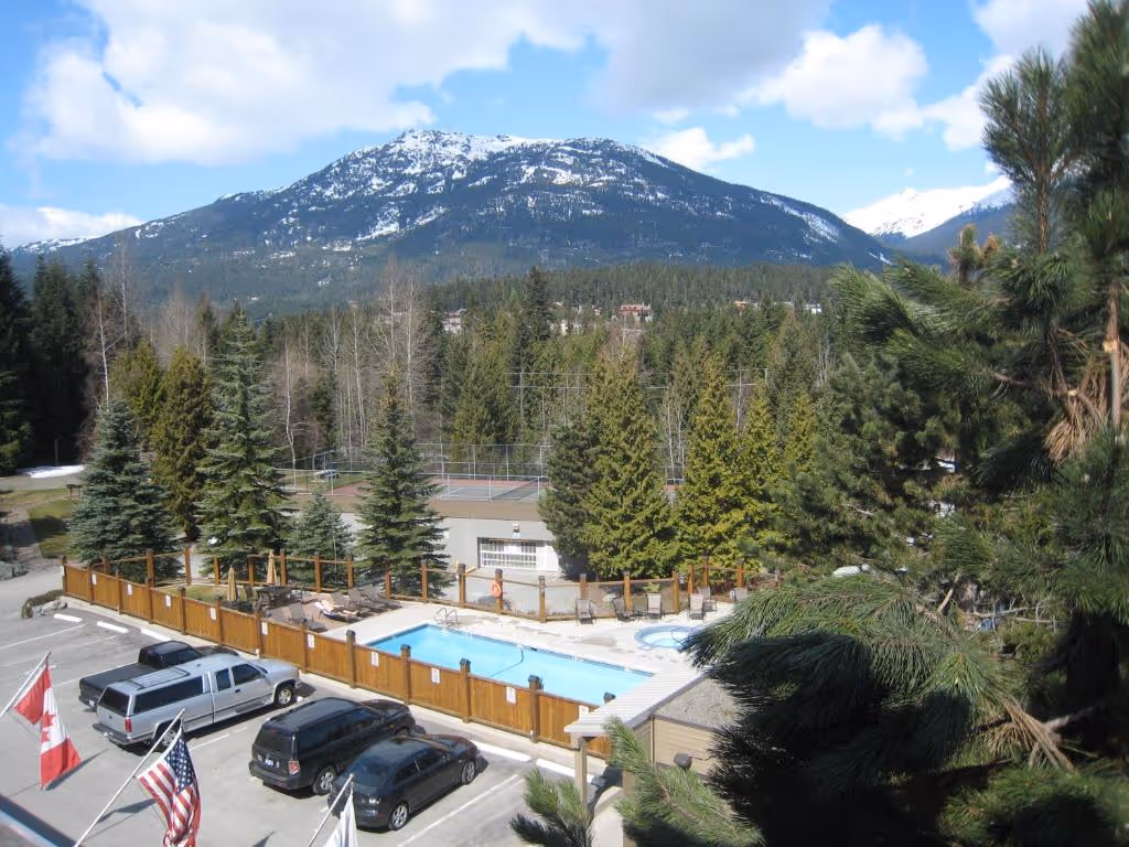 Tantalus-Resort-Lodge-Canada-2-Whistler-property2.jpg
