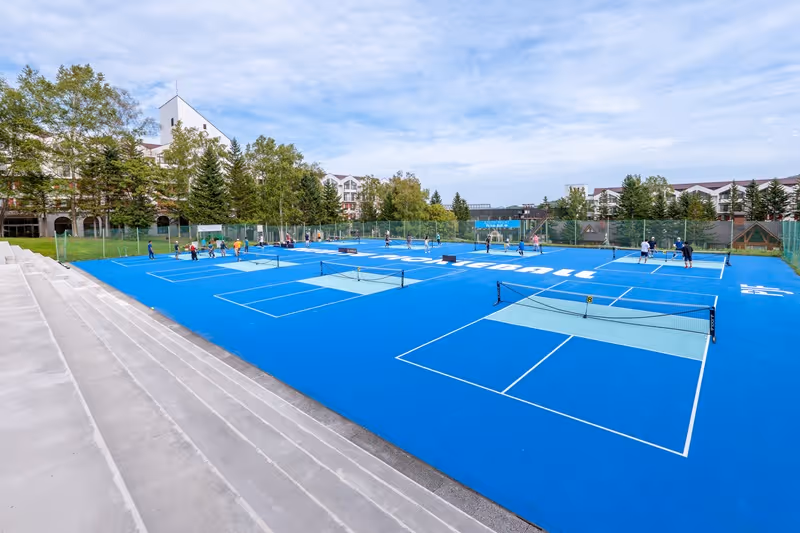 Rusutsu-Resort-Hotel-Convntion-Japan	-8-Hokkaido-court4.jpg