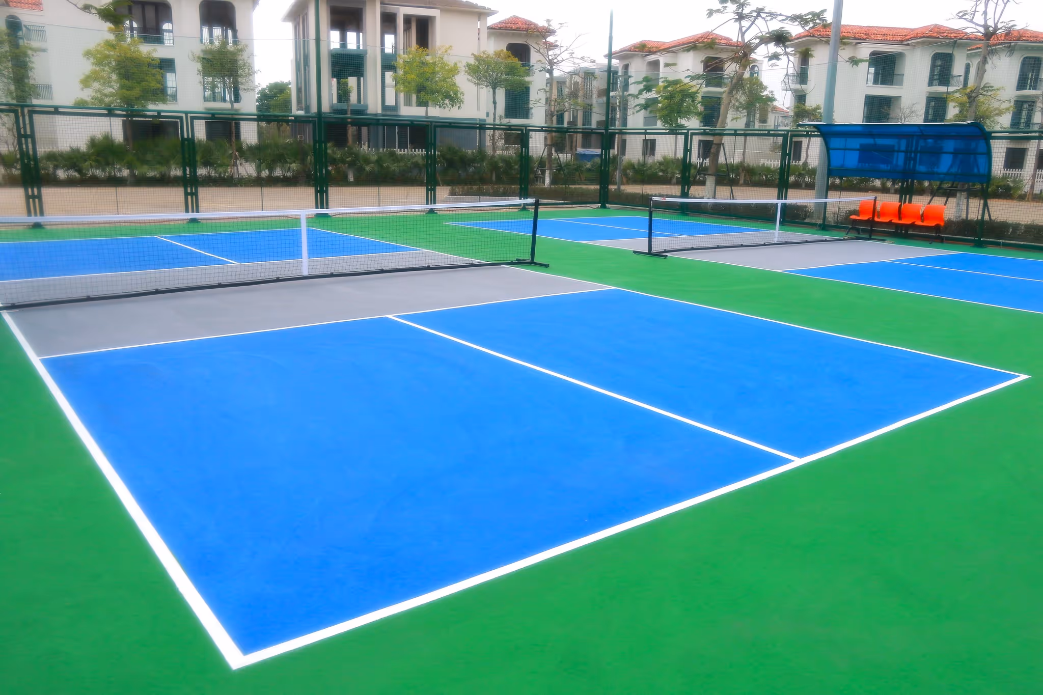 Oakwood-Ha-Long-Vietnam-2-Hạ-Long-court1.jpg