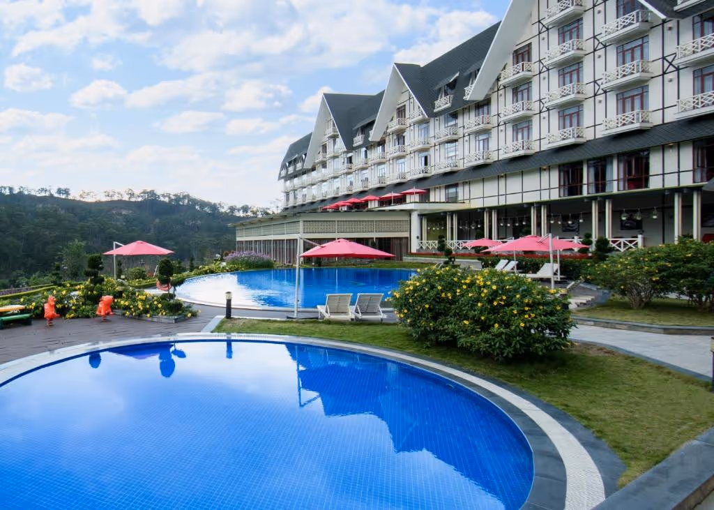 Swiss-Belresort-Tuyen-Lam-Vietnam-3-Lam-Dong-Province-property2.jpg