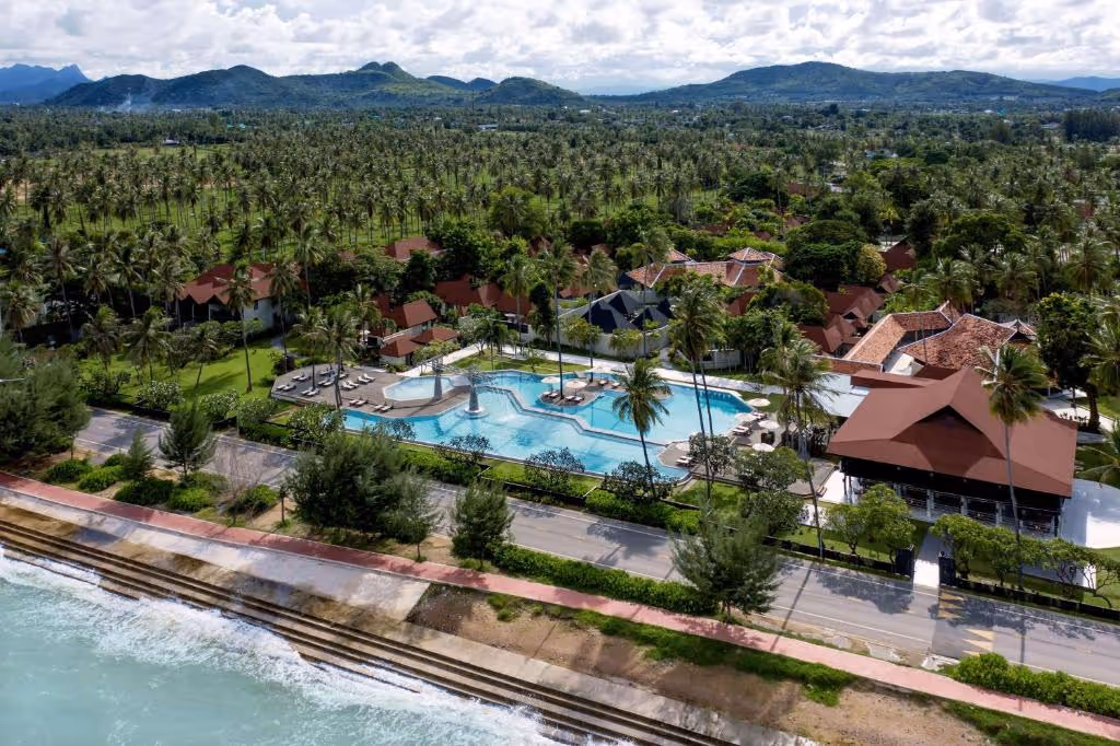 Wyndham-Hua-Hin-Pranburi-Resort-Villas-Thailand-4-Pran-Buri-property1.jpg